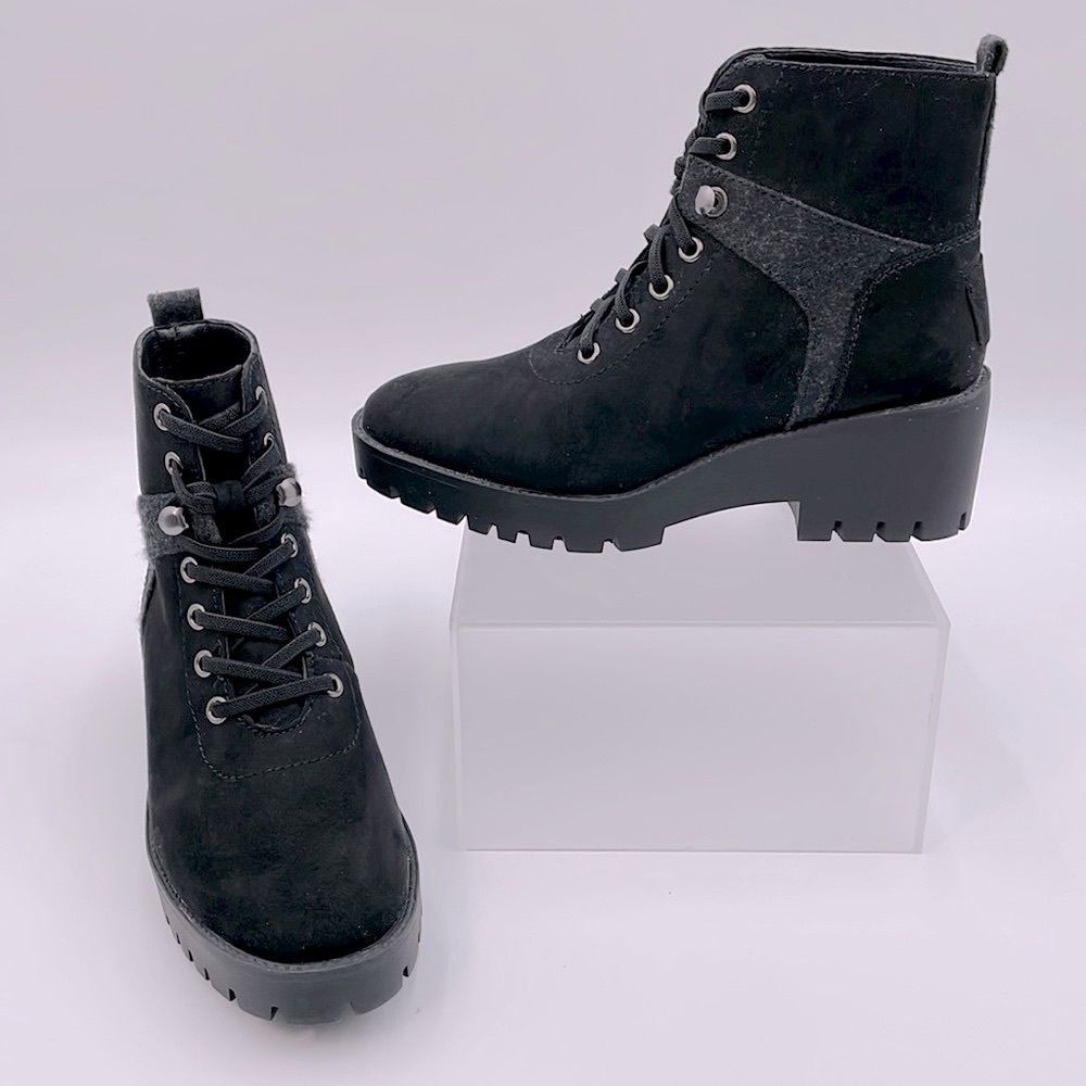 Mari A. Gillis Black Suede Lace Up Ankle Bootie‎ Combat Boots 2.5” Heel- 6.5 New